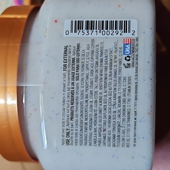 2pk New / Sealed Tree Hut Birthday Cake Scrub - Picture 2 of 3